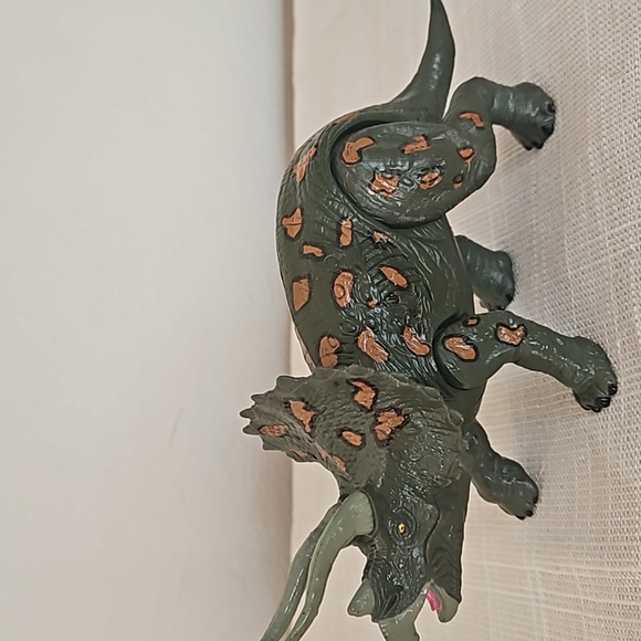 Vintage Triceratops Toy Figure - Picture 3 of 8